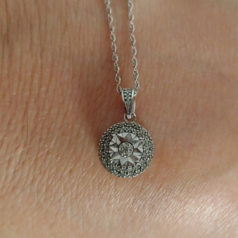 Sterling Silver Diamond Pendant Necklace!!!
